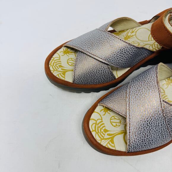 Fly London Yent365Fly Metallic Leather Wedge Sandals Size 40 Boho Comfort Artsy - Picture 2 of 13